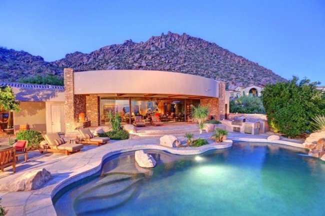 Keuntungan Memiliki Kolam Renang Pribadi di Halaman Belakang