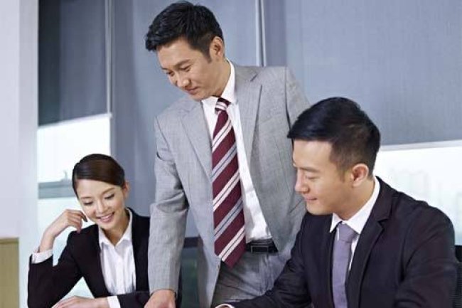 Pengaruh Gaya Kepemimpinan terhadap Kinerja Kantor