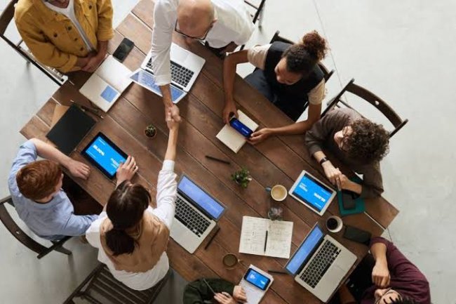 Membangun Koneksi dan Jaringan di Kantor