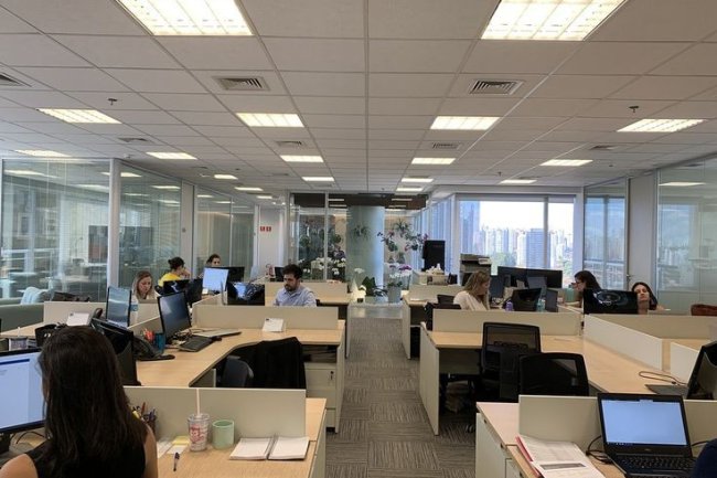 Ruang Kerja Terbuka vs. Tertutup: Keuntungan dan Kerugian