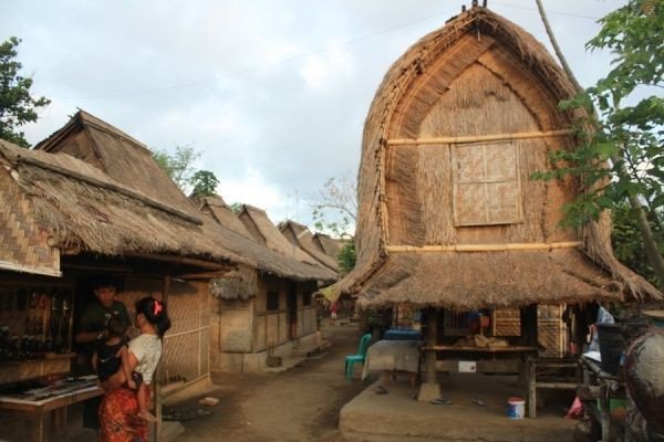 Mengenal Lebih Dekat Rumah Adat Sasak: Rumah Lumbung