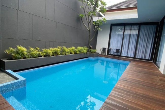 Memilih Warna Keramik untuk Kolam Renang