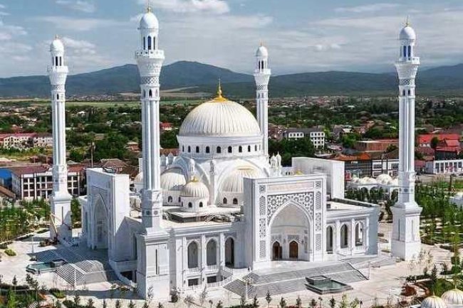 Menjelajahi Keunikan Arsitektur Timur Tengah