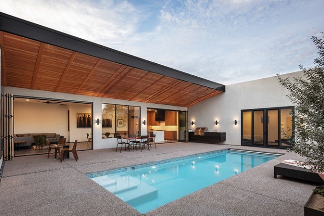 Kolam Renang untuk Pesta dan Hiburan di Rumah