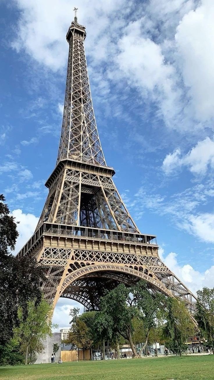 Menjelajahi Struktur Ikonik: Menara Eiffel dan Inovasi di Baliknya