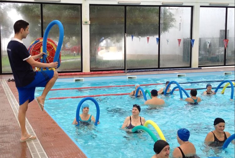 Kolam Renang untuk Aktivitas Aquatic Therapy